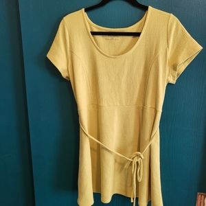 Motherhood Maternity size L yellow top